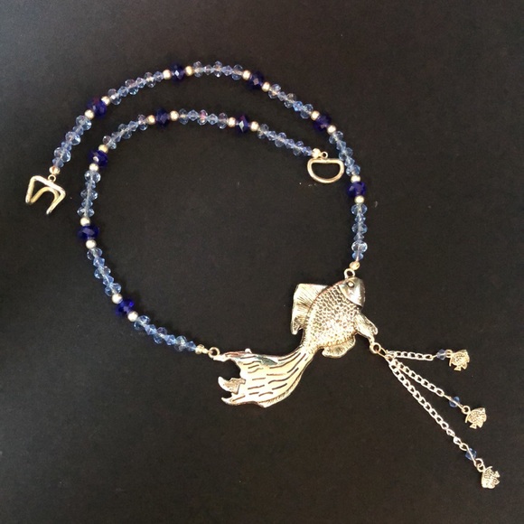 Beta Fish Necklace - Picture 12 of 16